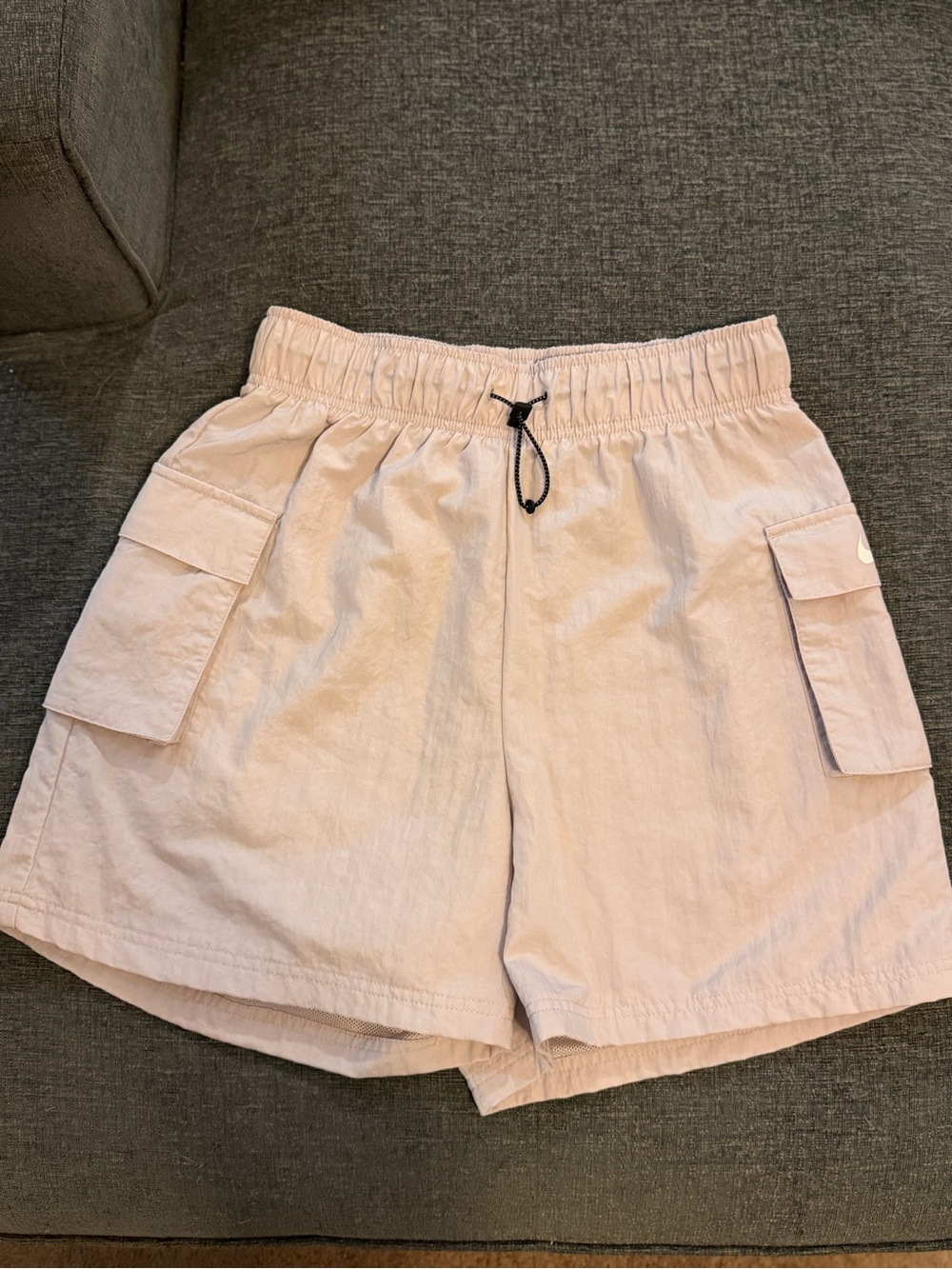 Nike Women’s Small Essential Loose Fit Woven Cargo Shorts Beige/Nude